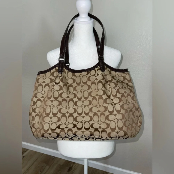 COACH Preowned Handbag F28503 Signature Stripe 12cm Devin shoulder tote bag - Picture 2 of 11